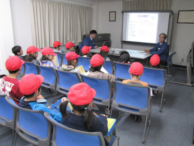 工場見学の様子 工場見学の様子